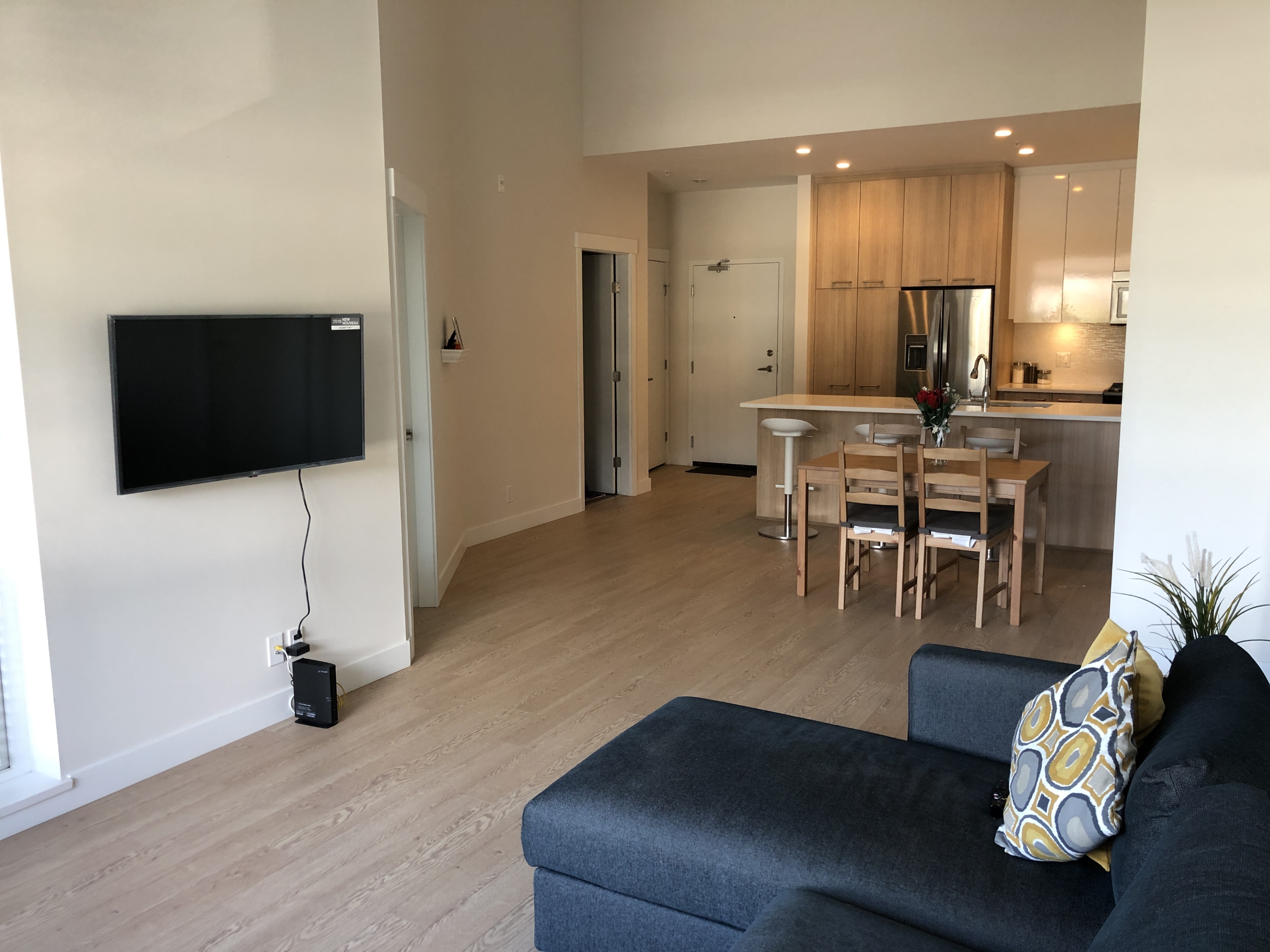401-875 Gibsons Way